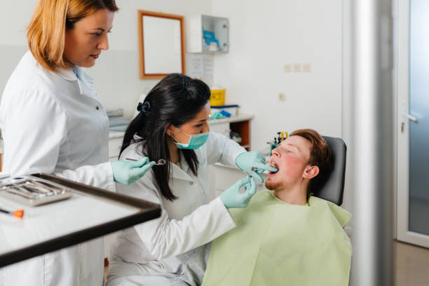 Best Emergency Tooth Extraction in Und City, MO